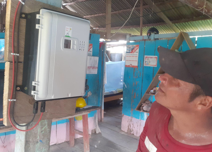 New solar home systems for the first homes benefited with Luz en Casa